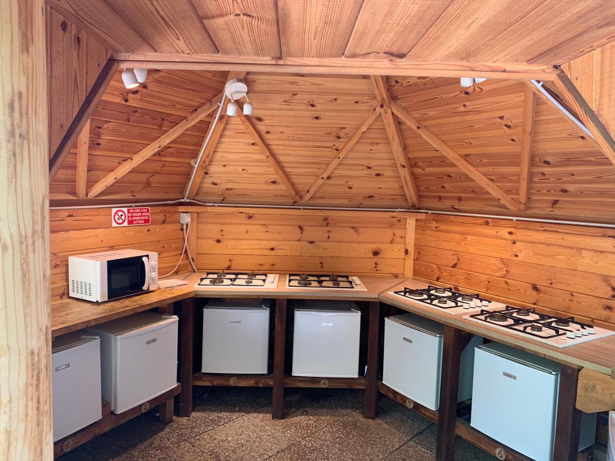 Camping Dolce Sole Marina di Massa Eksteriør billede